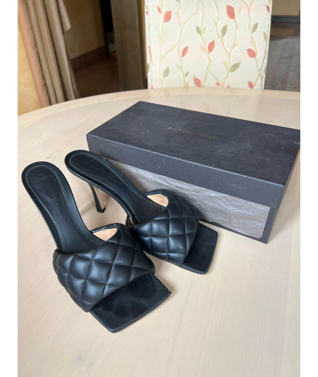 BOTTEGA VENETA Черные кожаные мюли, фото 2