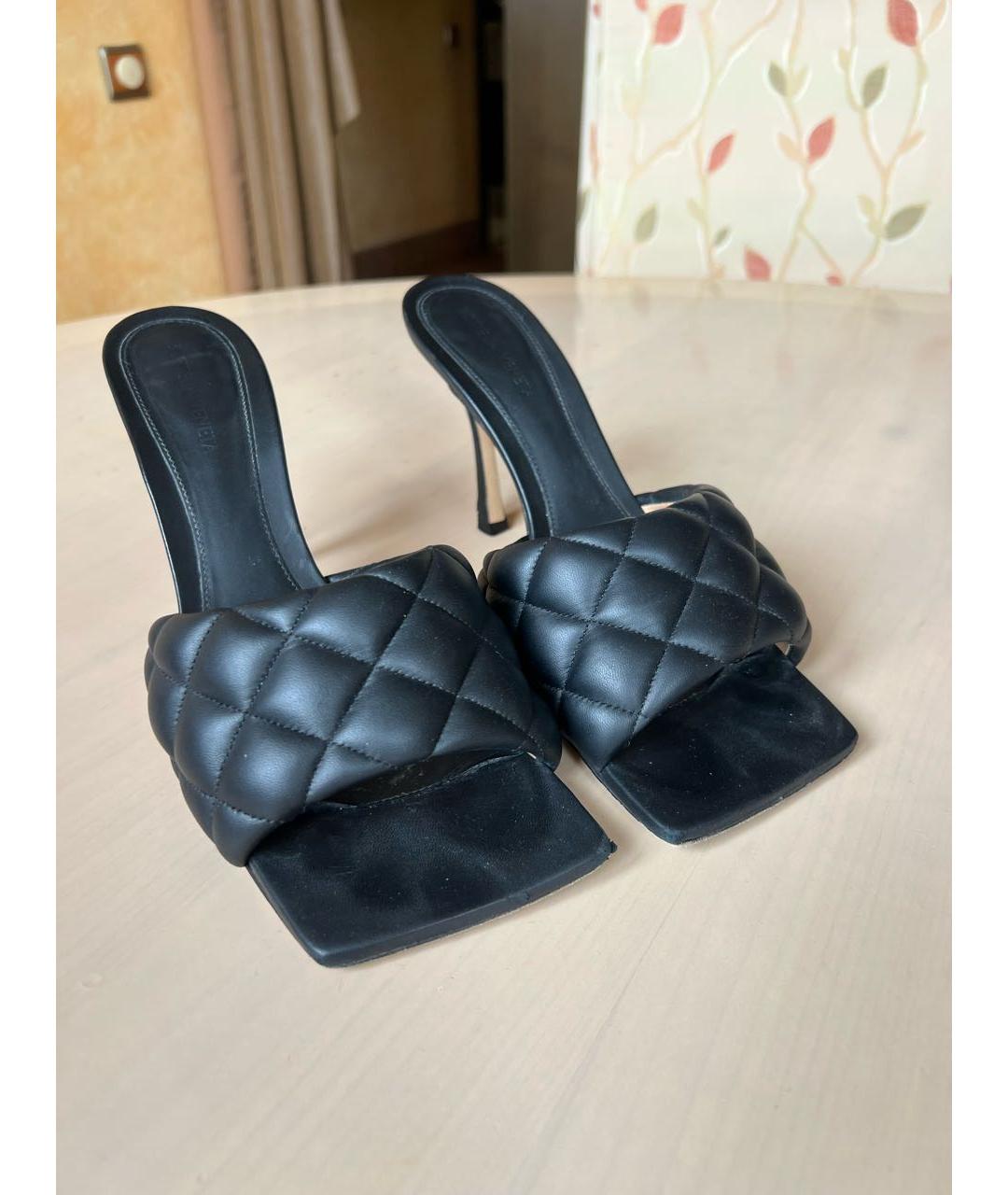 BOTTEGA VENETA Черные кожаные мюли, фото 4