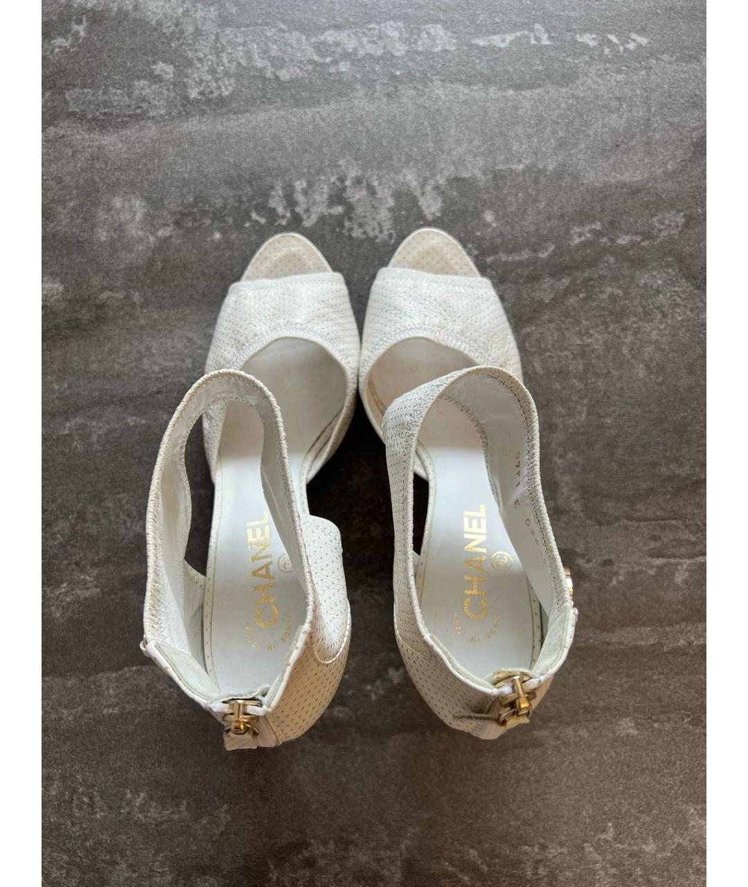 CHANEL Белые кожаные босоножки, фото 3