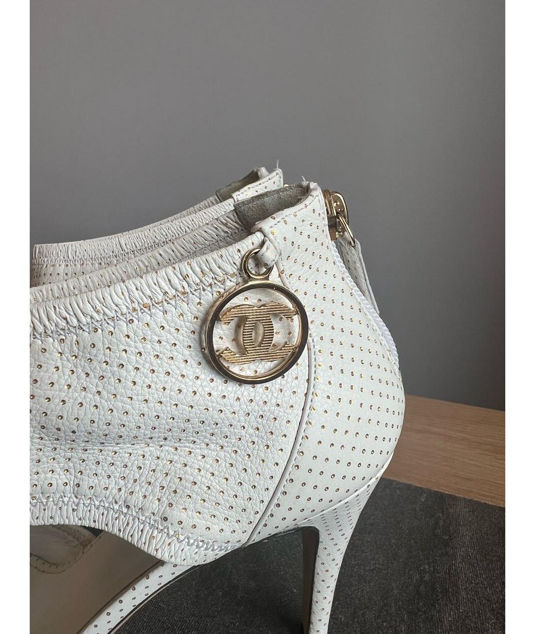 CHANEL Белые кожаные босоножки, фото 5