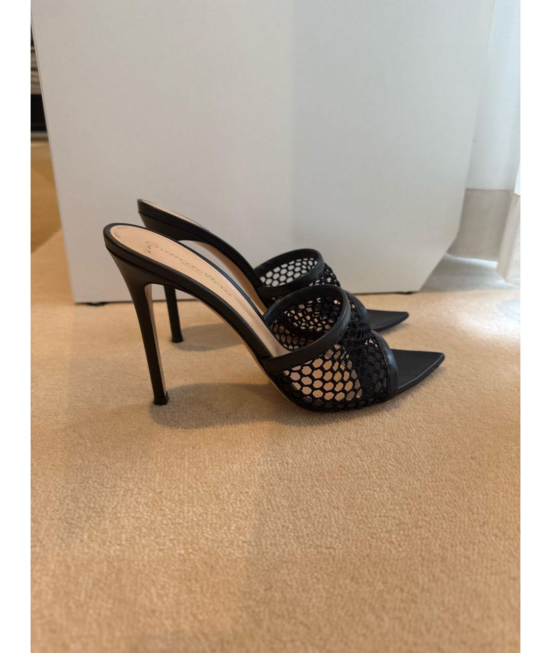 GIANVITO ROSSI Черные кожаные мюли, фото 5