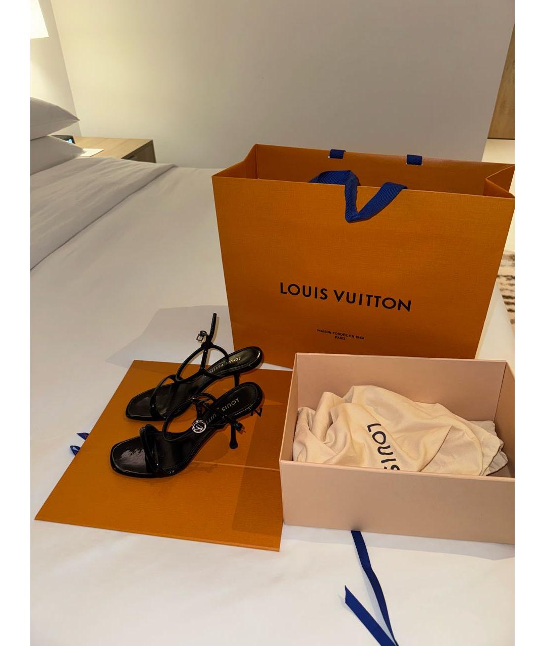 LOUIS VUITTON Черные босоножки из лакированной кожи, фото 7