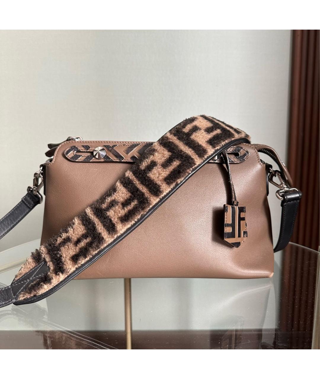 FENDI Коричневая кожаная сумка через плечо, фото 5