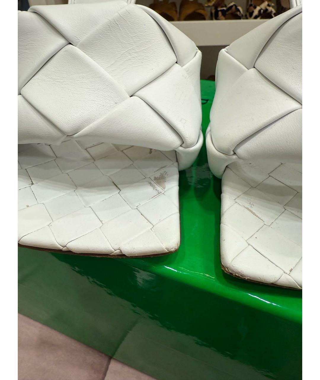 BOTTEGA VENETA Белые кожаные мюли, фото 5
