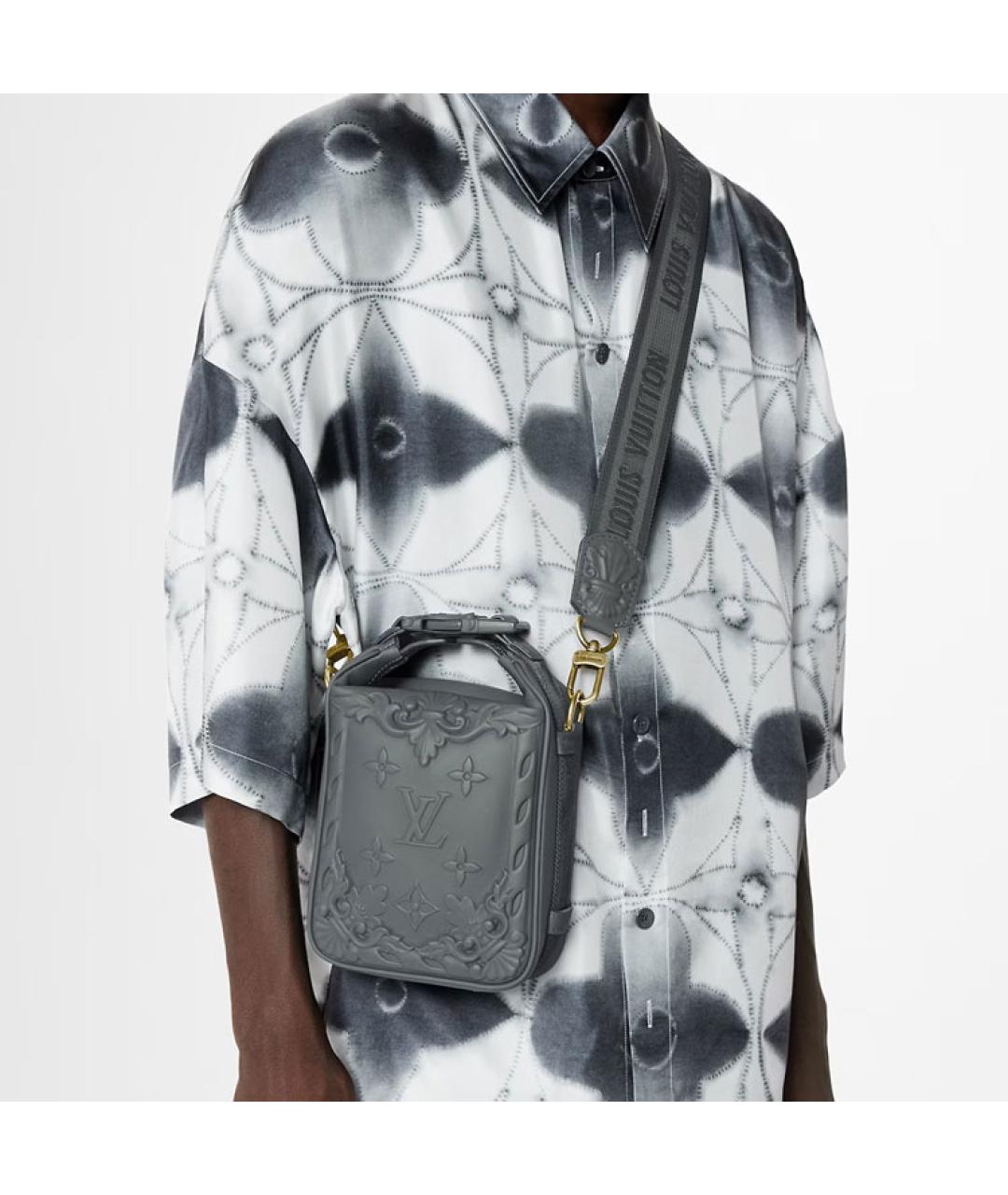 LOUIS VUITTON Серая барсетка, фото 7
