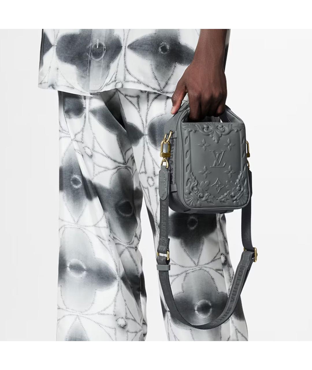 LOUIS VUITTON Серая барсетка, фото 8