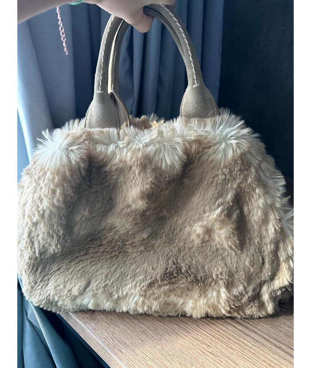 PRADA Коричневая меховая сумка тоут, фото 4
