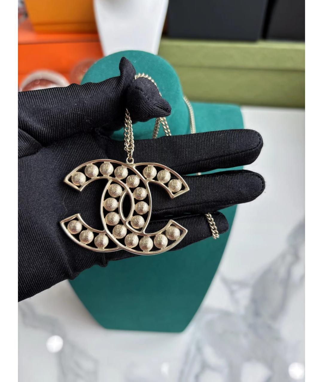 CHANEL Белая металлическая подвеска, фото 7