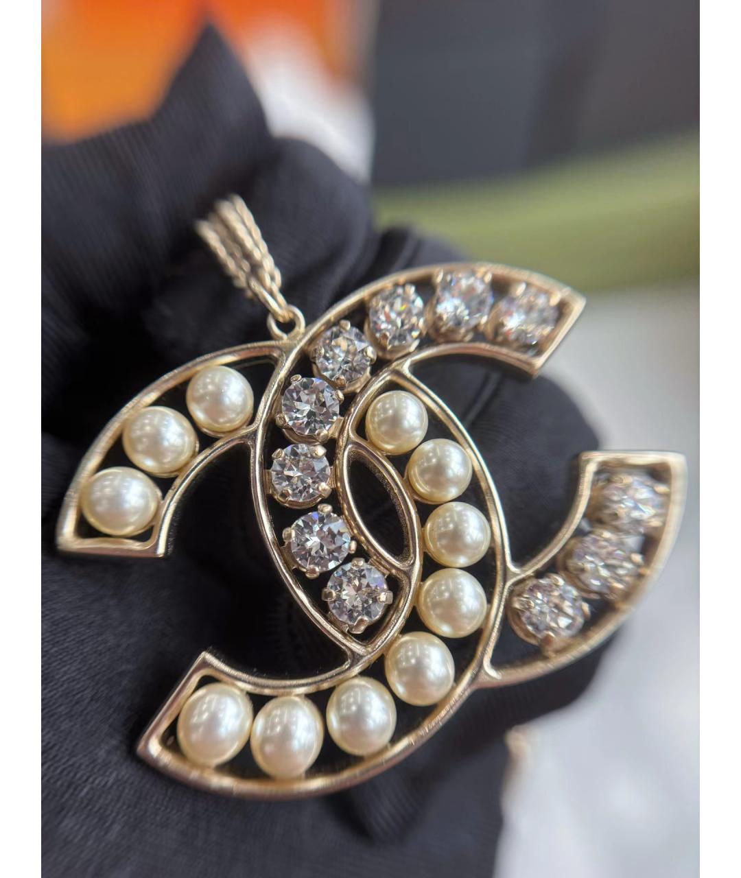 CHANEL Белая металлическая подвеска, фото 8