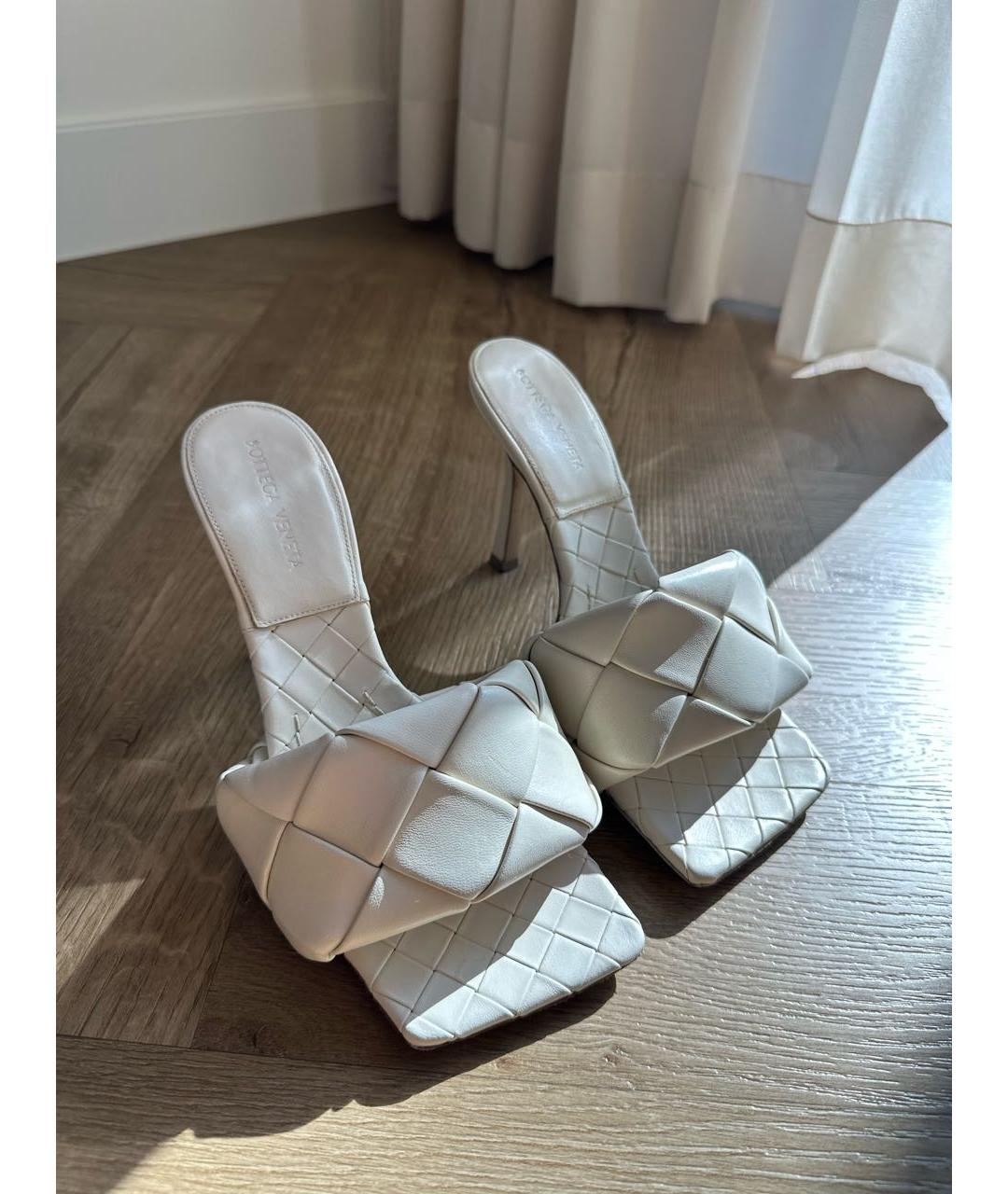 BOTTEGA VENETA Бежевые кожаные мюли, фото 2