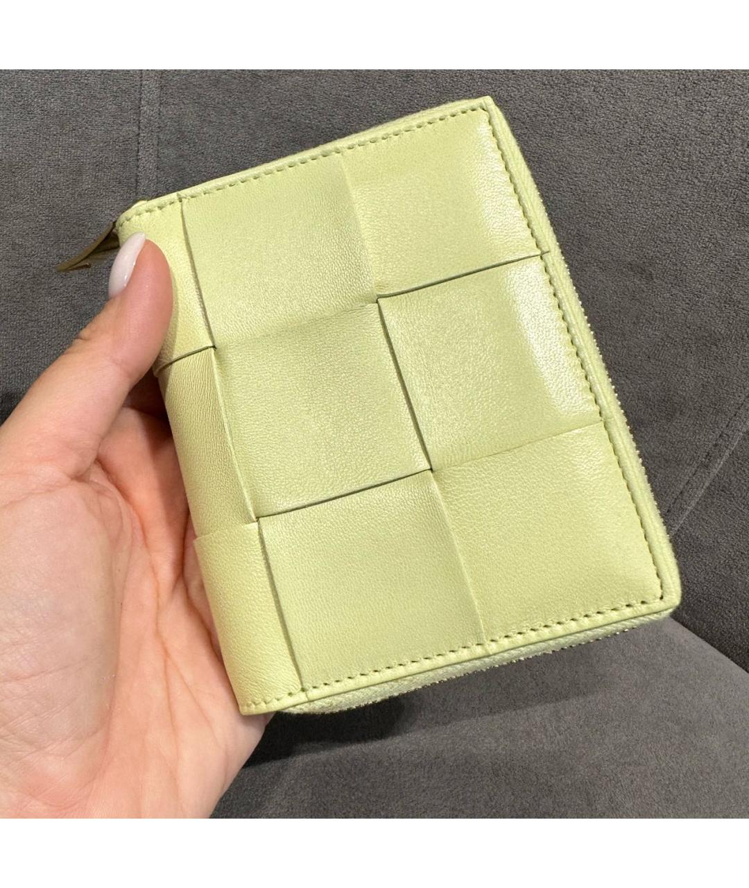 BOTTEGA VENETA Салатовый кожаный кошелек, фото 3