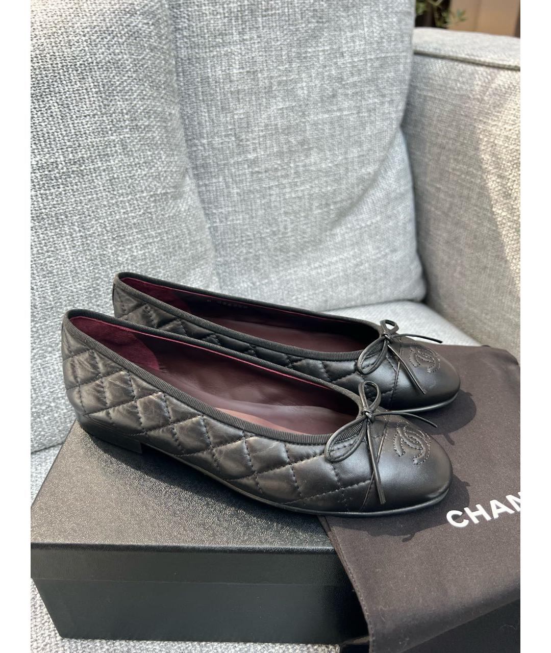 CHANEL Черные кожаные балетки, фото 2
