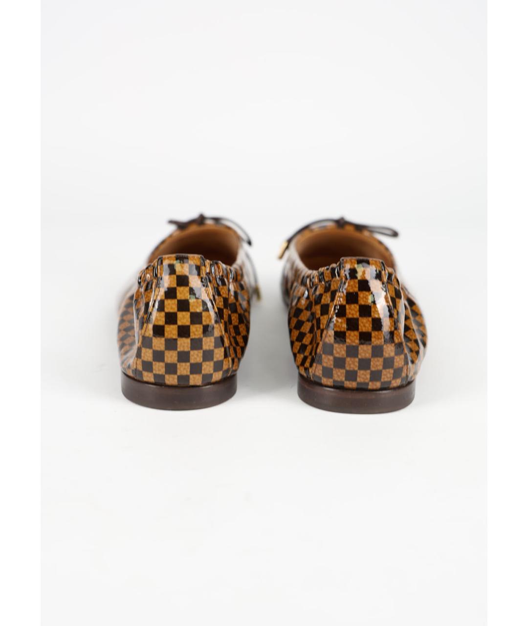 LOUIS VUITTON Коричневые балетки из лакированной кожи, фото 4