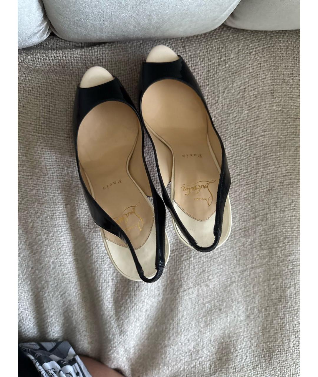 CHRISTIAN LOUBOUTIN Черные босоножки из лакированной кожи, фото 4