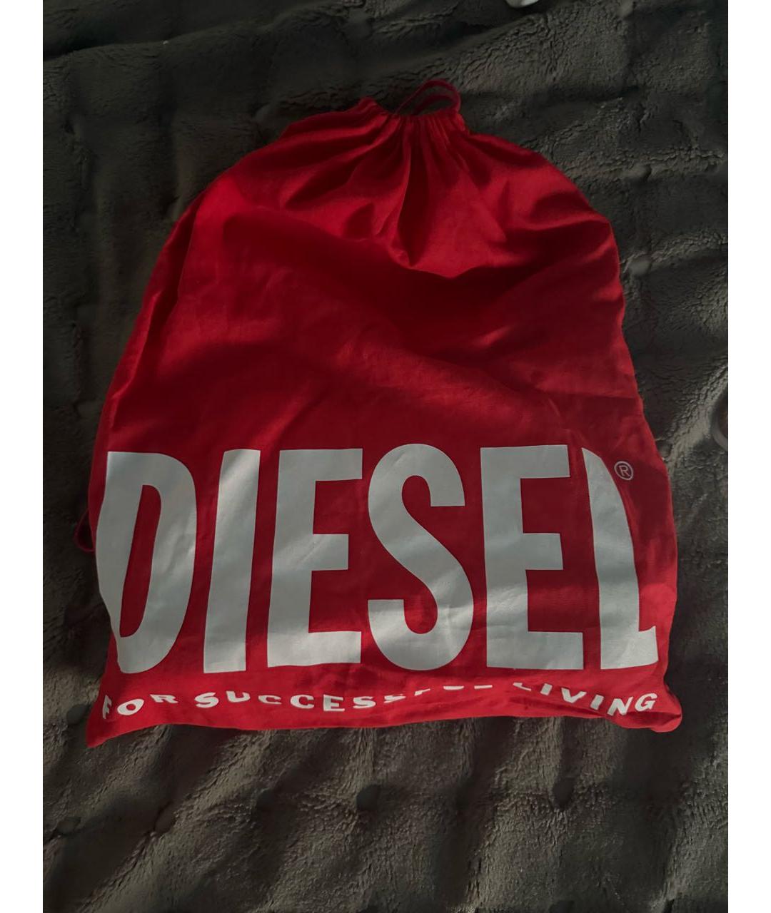 DIESEL Белая сумка с короткими ручками из лакированной кожи, фото 2