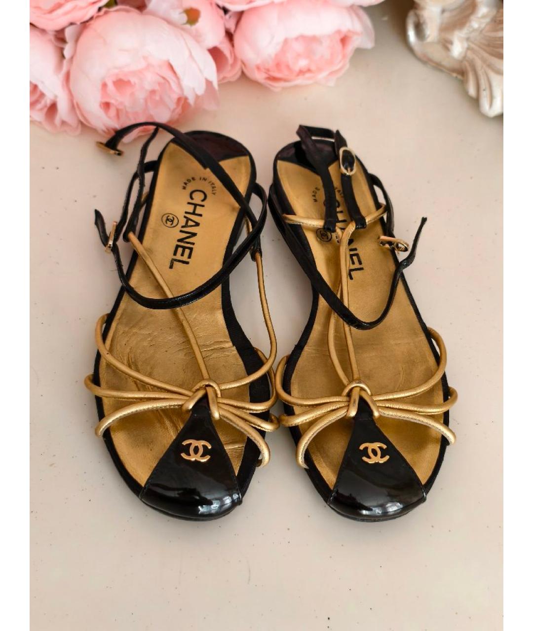 CHANEL Золотые босоножки, фото 2