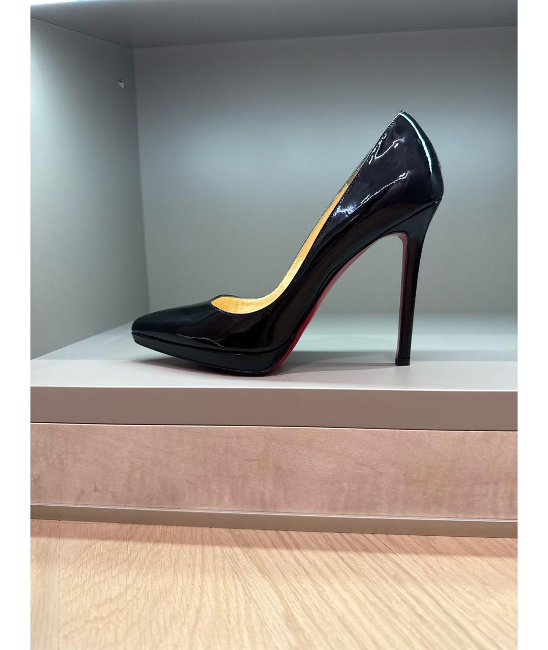 CHRISTIAN LOUBOUTIN Черные туфли из лакированной кожи, фото 6