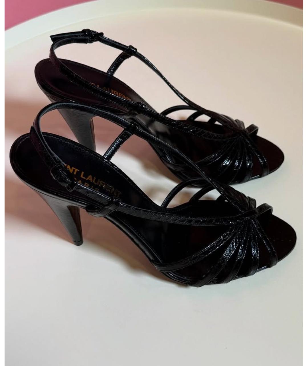 SAINT LAURENT Черные босоножки из лакированной кожи, фото 3