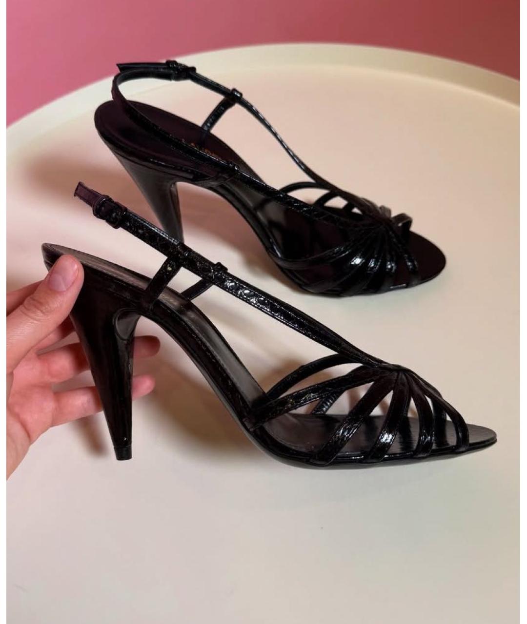 SAINT LAURENT Черные босоножки из лакированной кожи, фото 4