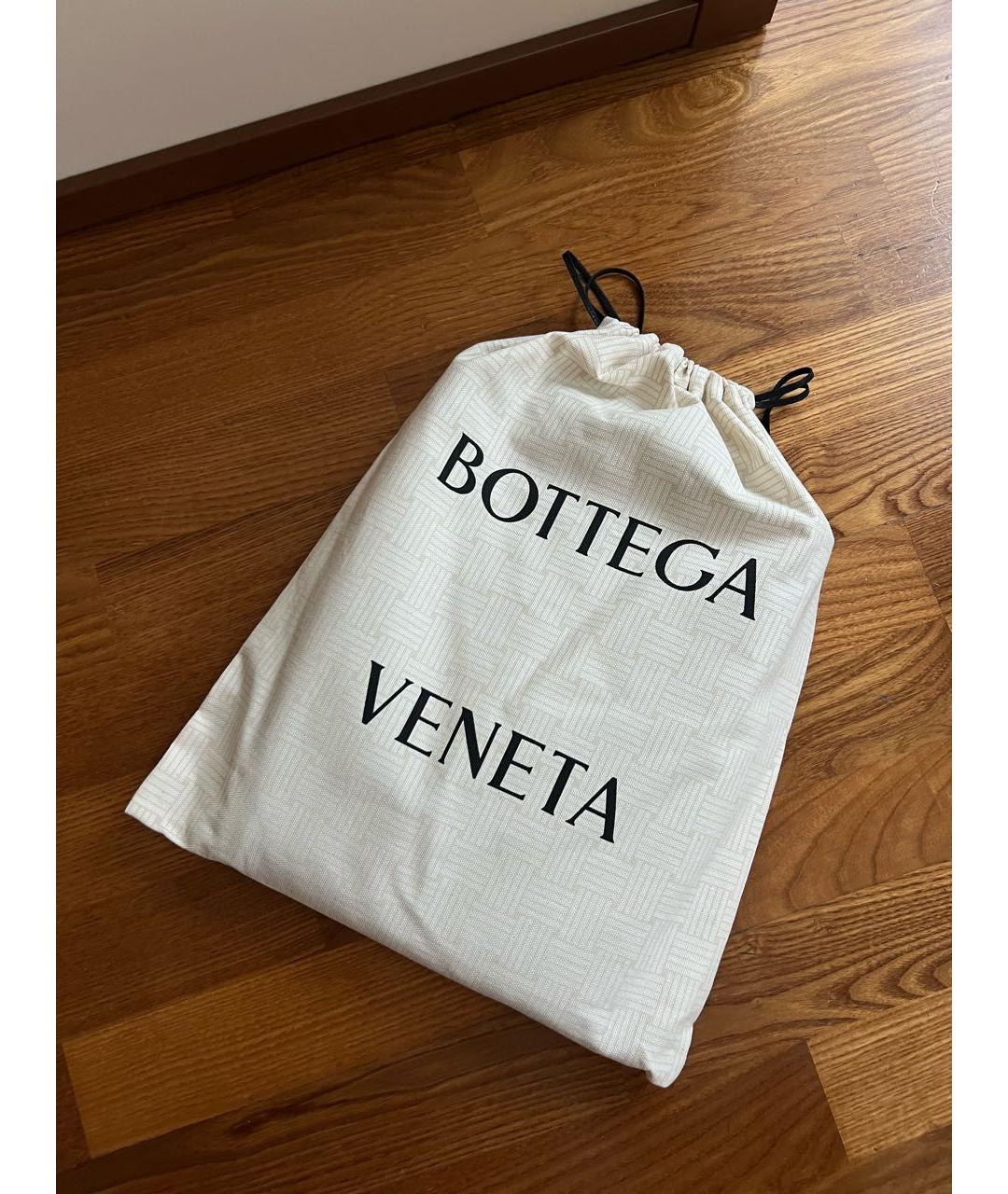 BOTTEGA VENETA Черная кожаная сумка с короткими ручками, фото 3