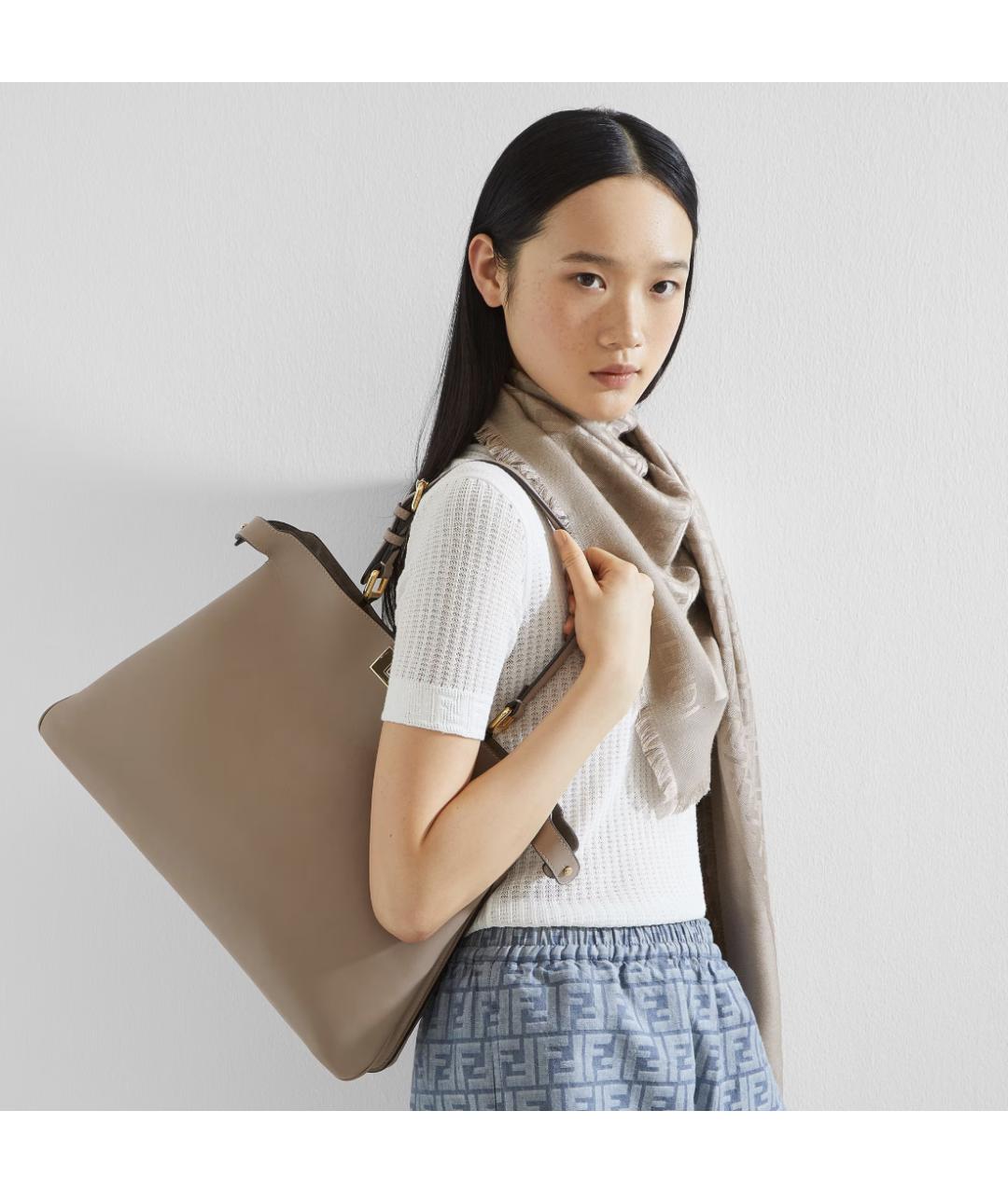 FENDI Бежевая кожаная сумка тоут, фото 2