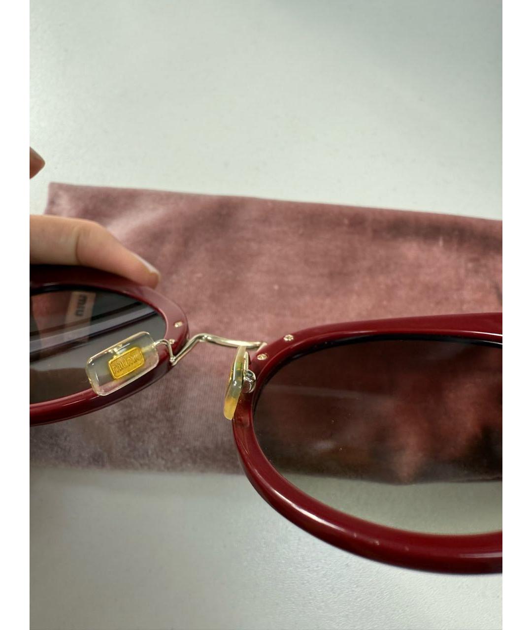 MIU MIU Бордовые пластиковые солнцезащитные очки, фото 5