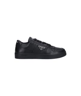 PRADA Низкие кроссовки / кеды