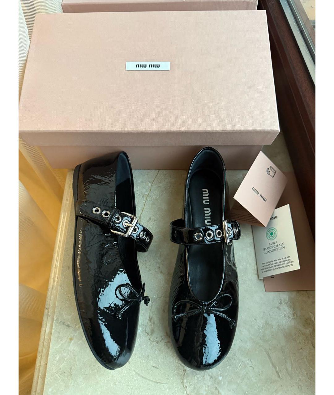 MIU MIU Черные балетки из лакированной кожи, фото 4