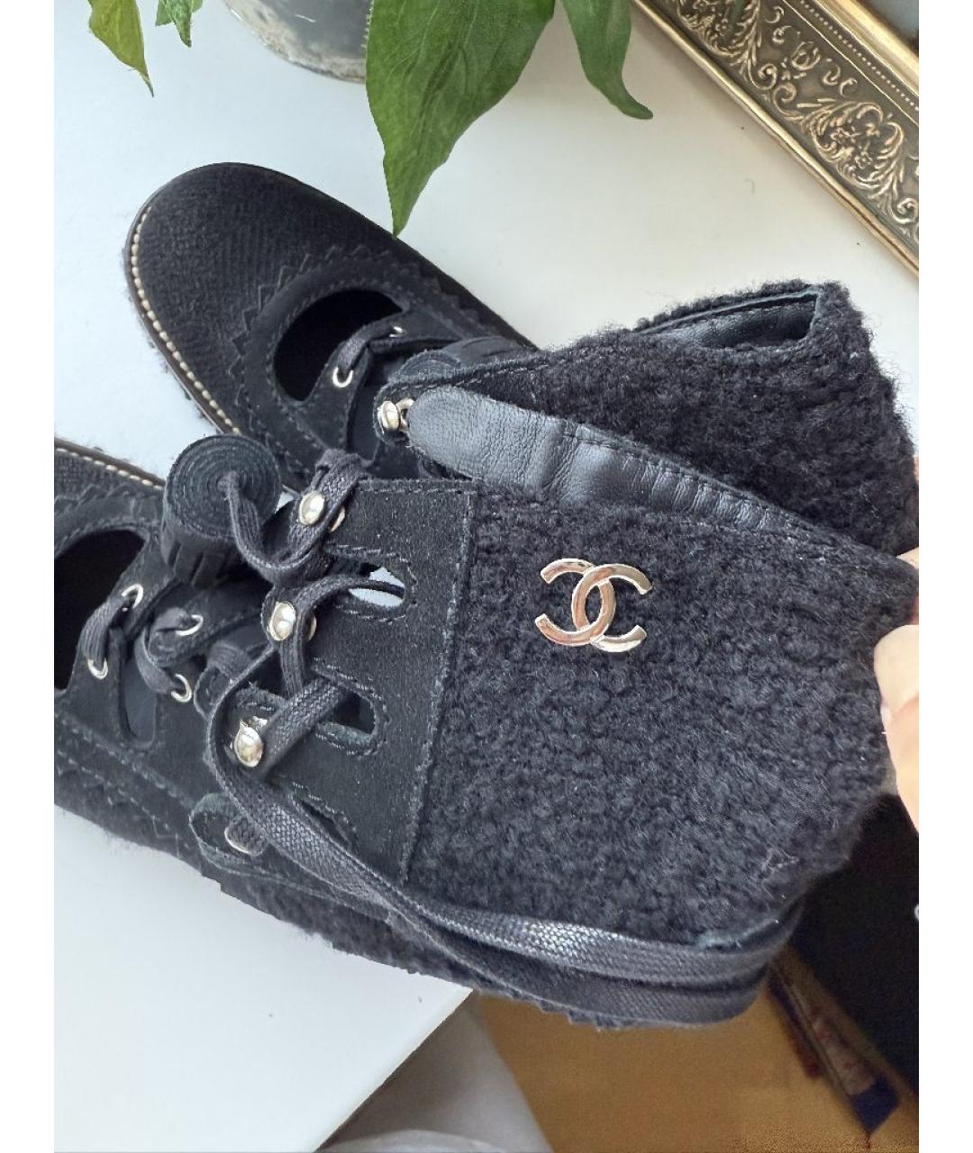 CHANEL Черные замшевые ботинки, фото 2