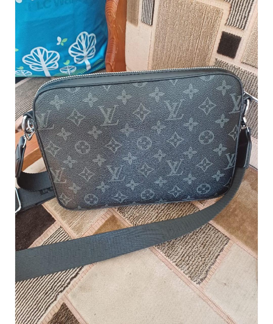 LOUIS VUITTON Черная кожаная барсетка, фото 5