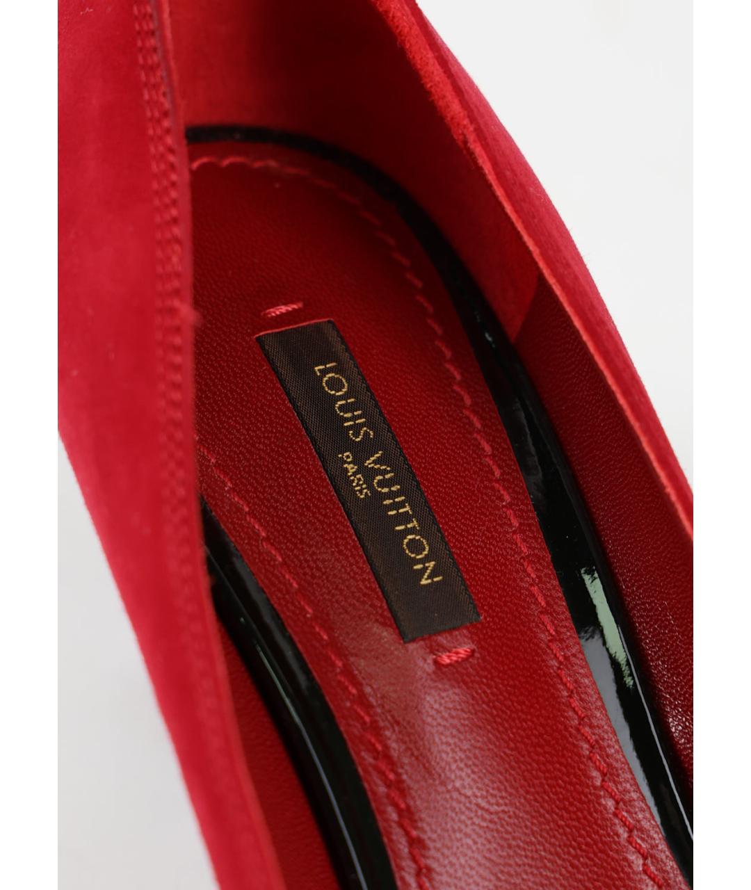 LOUIS VUITTON Красные замшевые туфли, фото 5