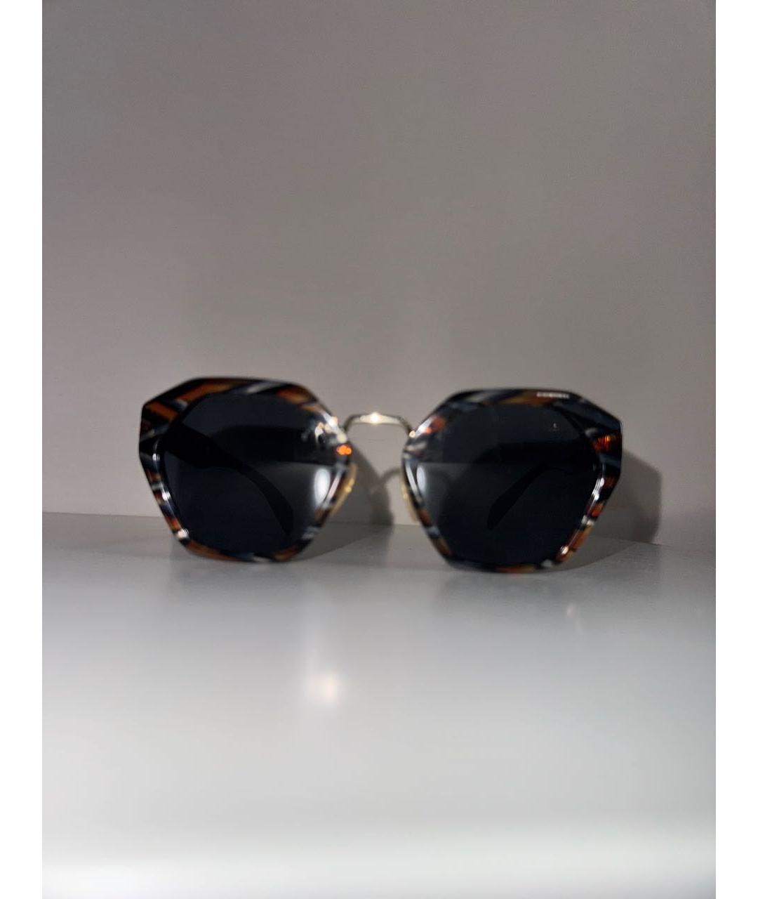 PRADA Коричневые пластиковые солнцезащитные очки, фото 2