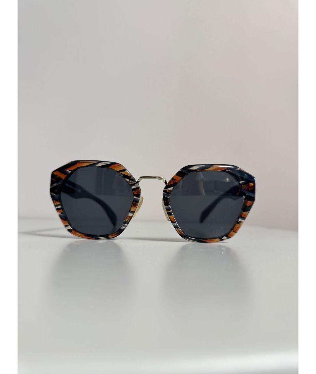 PRADA Коричневые пластиковые солнцезащитные очки, фото 3