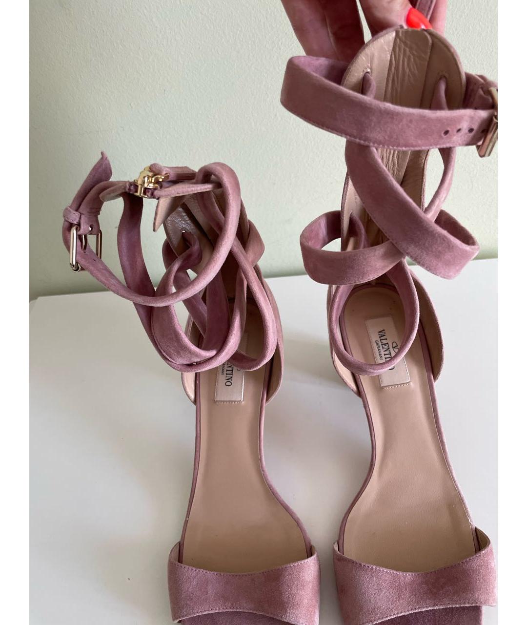VALENTINO Розовые замшевые босоножки, фото 6