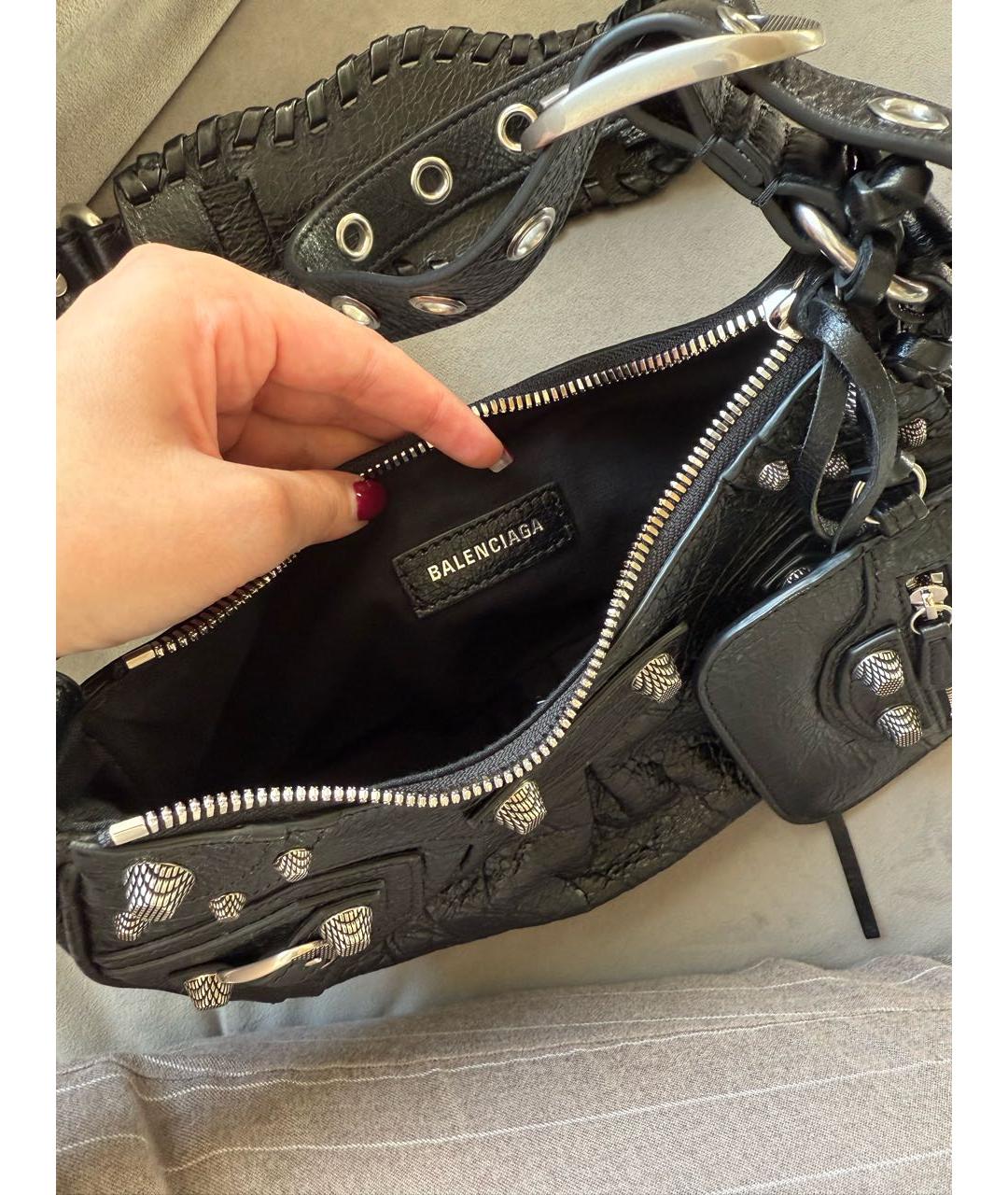 BALENCIAGA Черная сумка через плечо из лакированной кожи, фото 4
