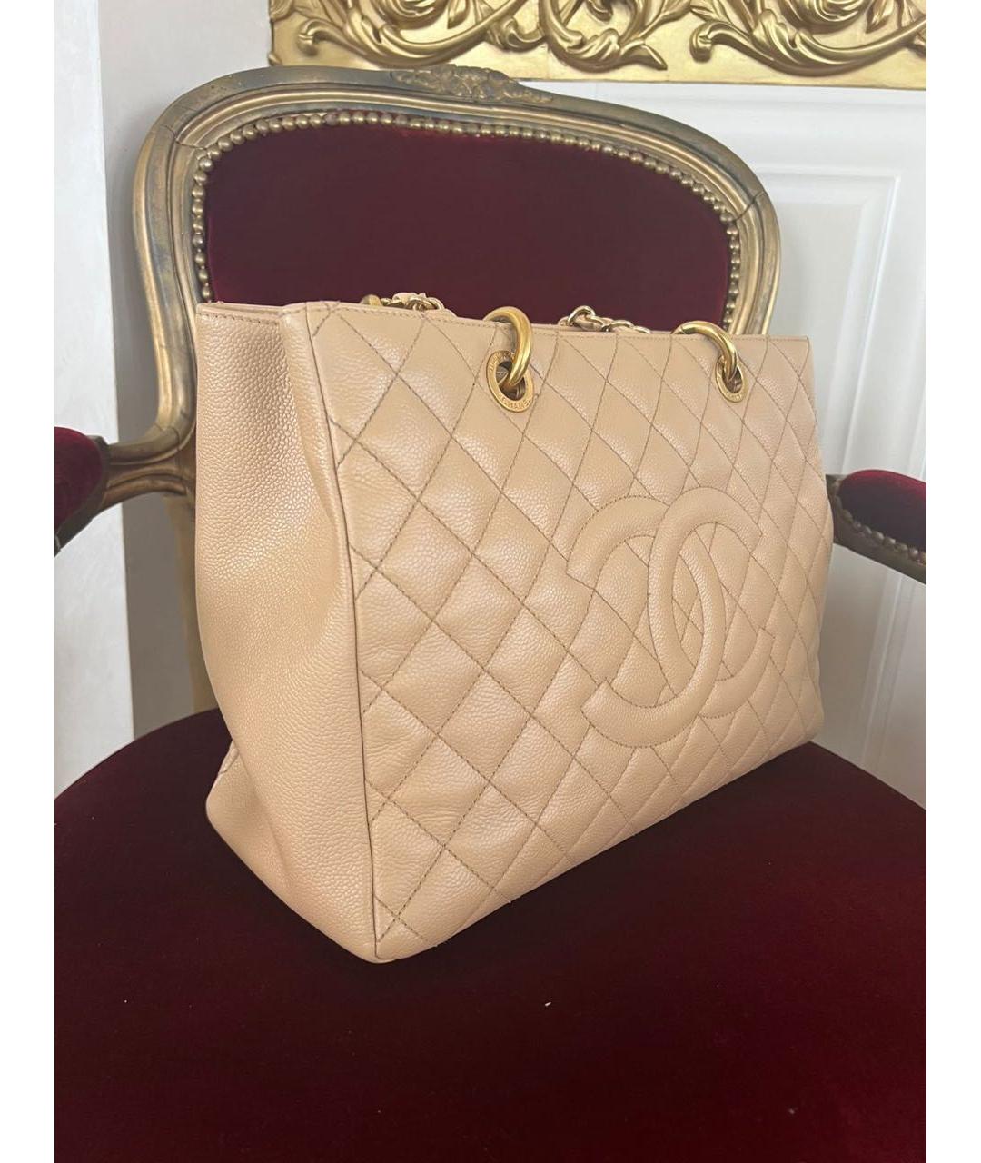 CHANEL Бежевая кожаная сумка тоут, фото 3