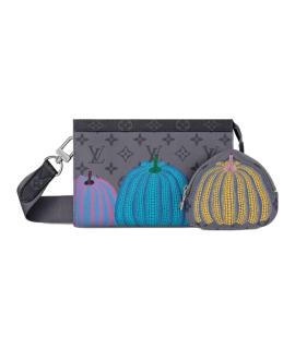 LOUIS VUITTON Сумка на плечо