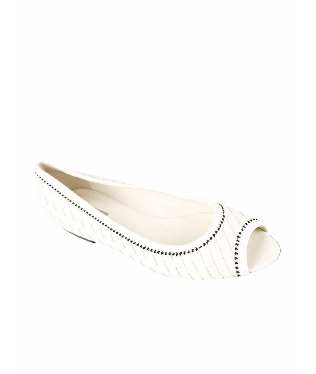 BOTTEGA VENETA Белые кожаные балетки, фото 1