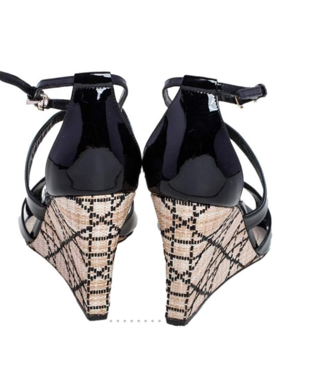 CHRISTIAN DIOR Черные босоножки из лакированной кожи, фото 5