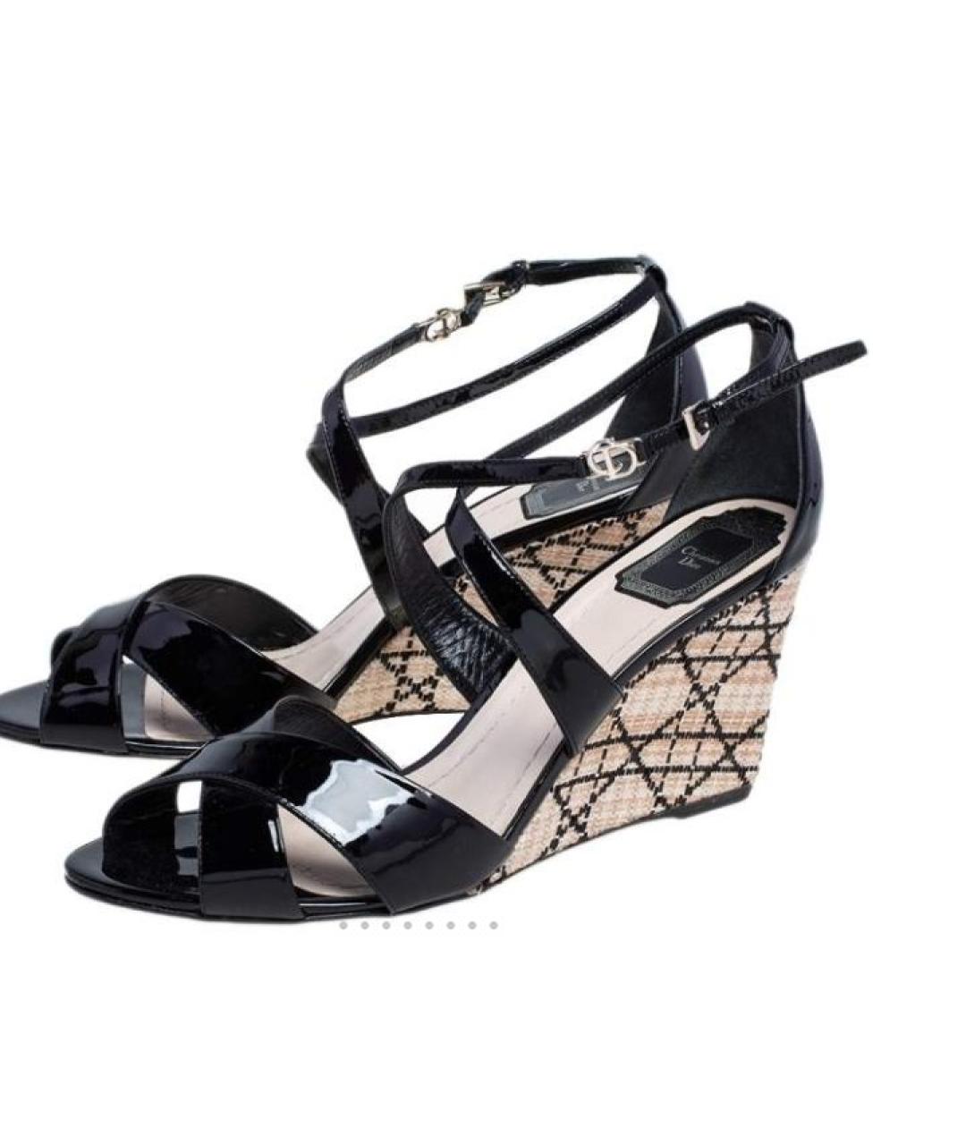 CHRISTIAN DIOR Черные босоножки из лакированной кожи, фото 4