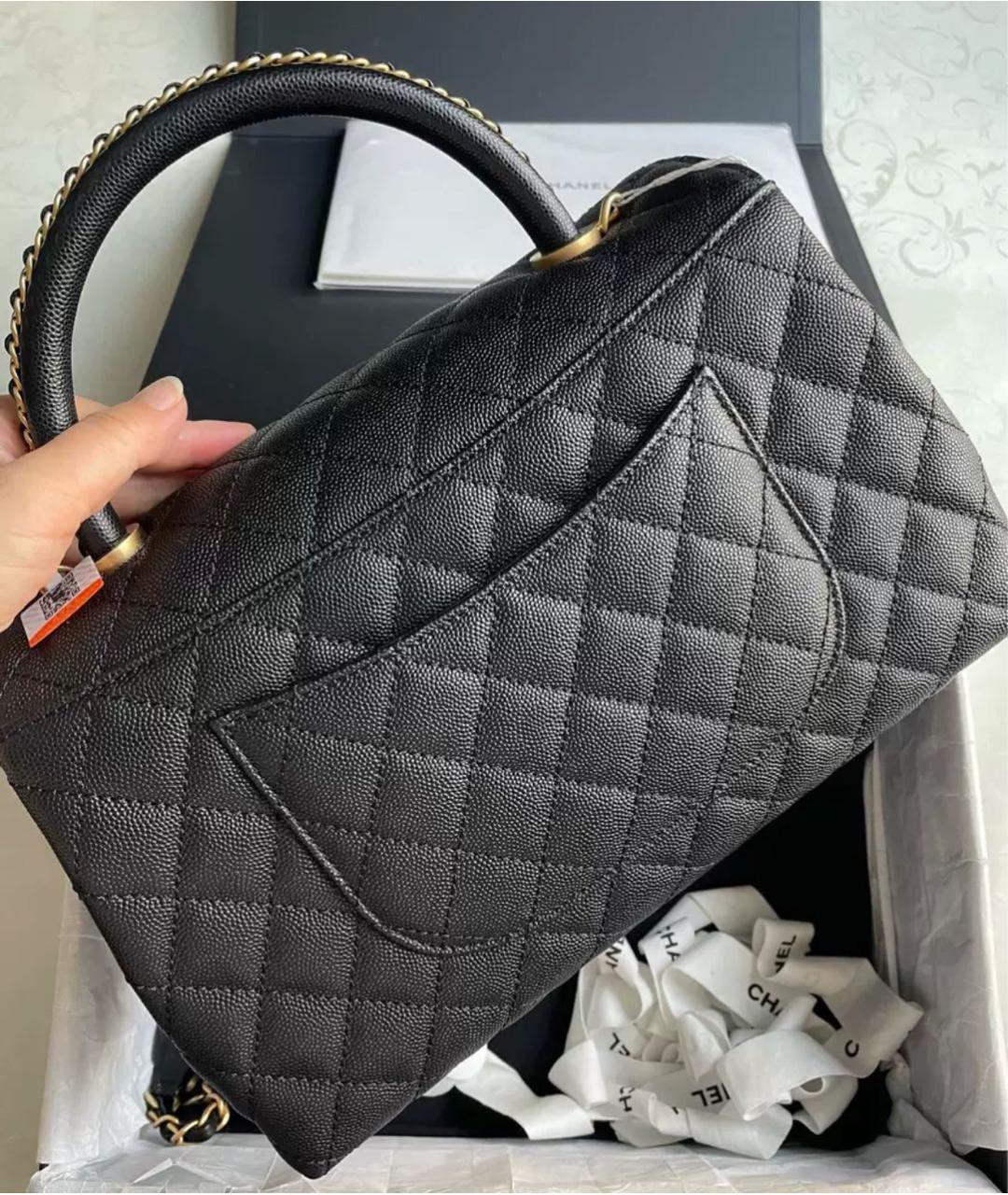 CHANEL Черная кожаная сумка с короткими ручками, фото 3