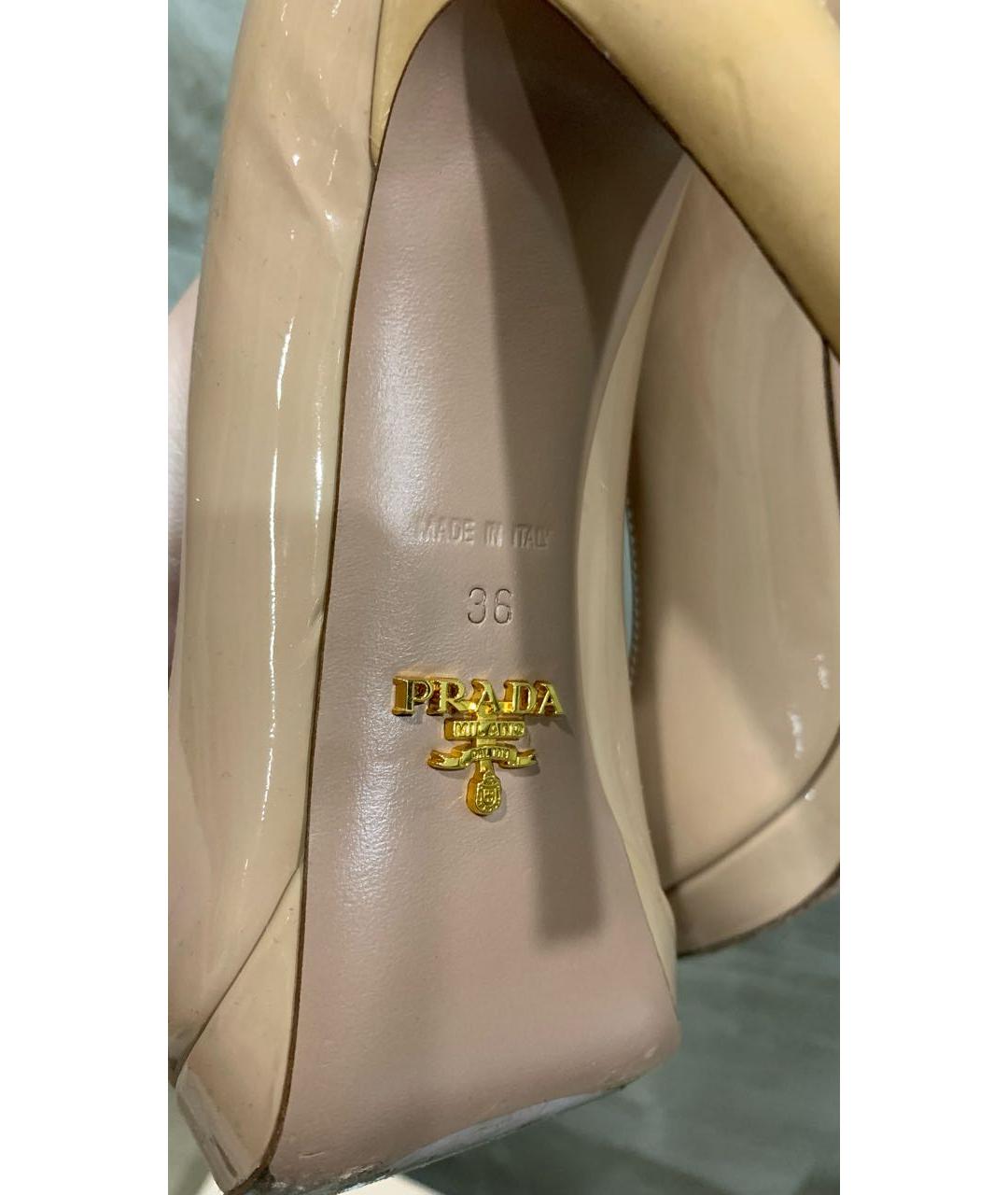 PRADA Бежевые туфли из лакированной кожи, фото 5