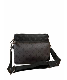 LOUIS VUITTON Сумка на плечо