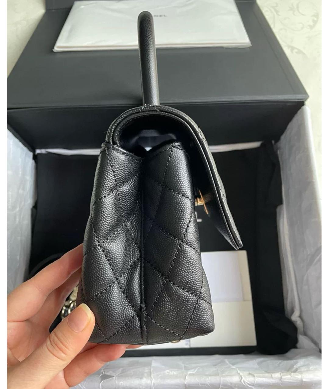 CHANEL Черная кожаная сумка с короткими ручками, фото 4