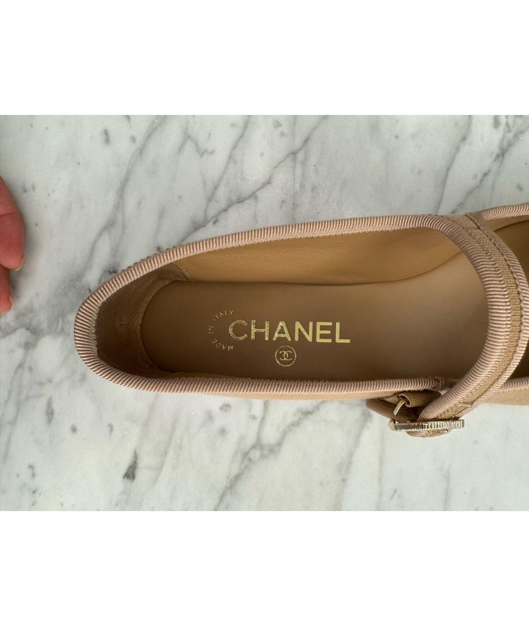 CHANEL Бежевые текстильные балетки, фото 7