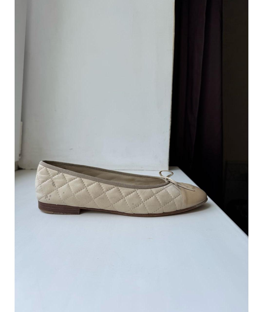 CHANEL Бежевые текстильные балетки, фото 5