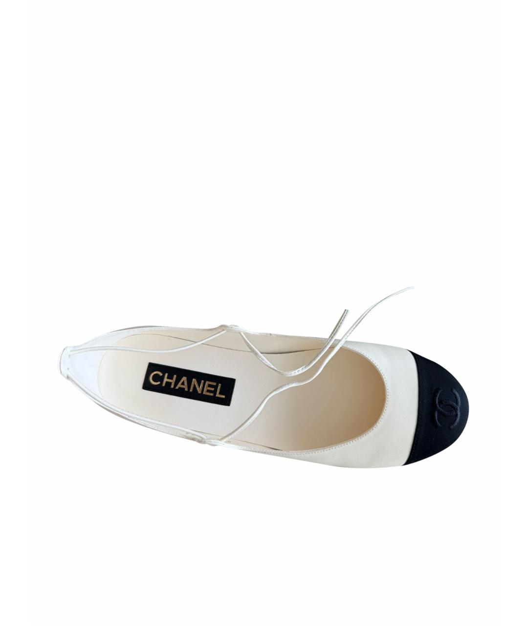 CHANEL Белые кожаные балетки, фото 1
