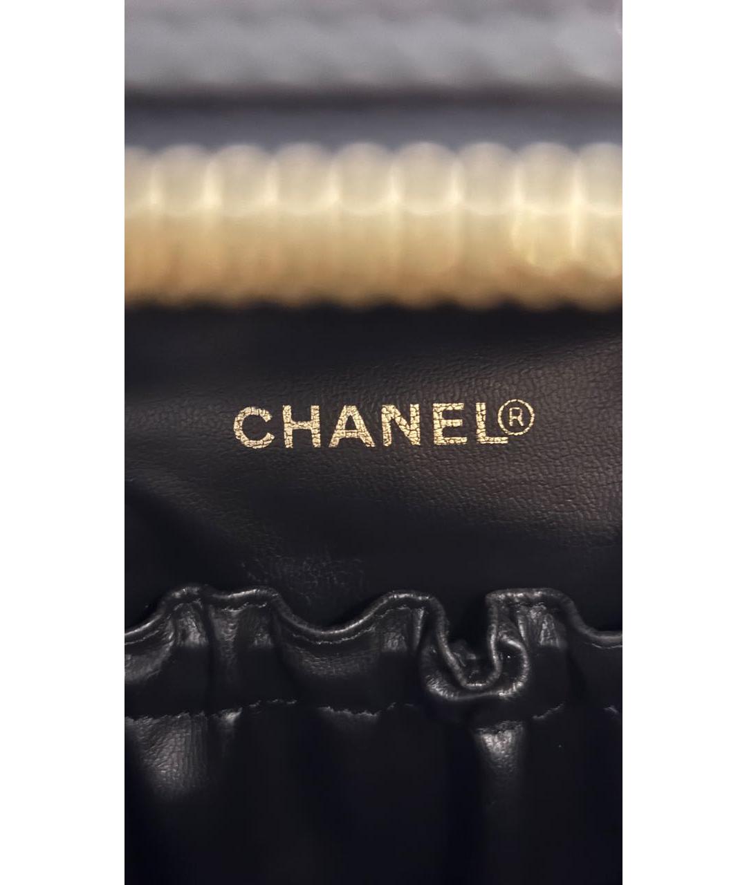 CHANEL Черная сумка с короткими ручками из лакированной кожи, фото 5