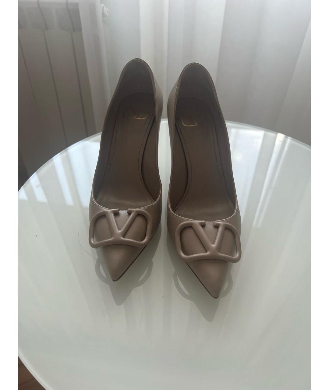 VALENTINO Бежевые кожаные туфли, фото 2