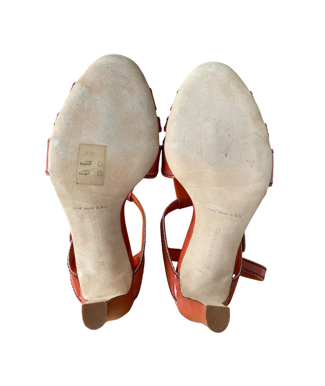 MANOLO BLAHNIK Коралловые кожаные босоножки, фото 5